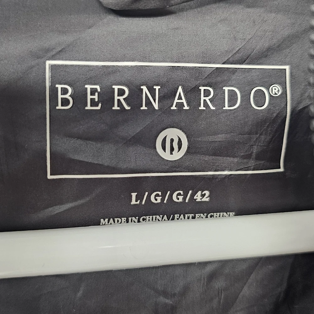 Bernardo Black Puffer Jacket with Quilted Design - Picture 3 of 16